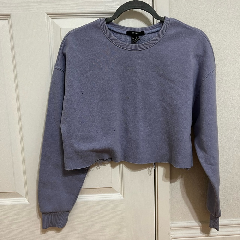 FOREVER 21 purple cropped sweatshirt